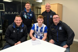 Charlie McGrath signs Pro contract